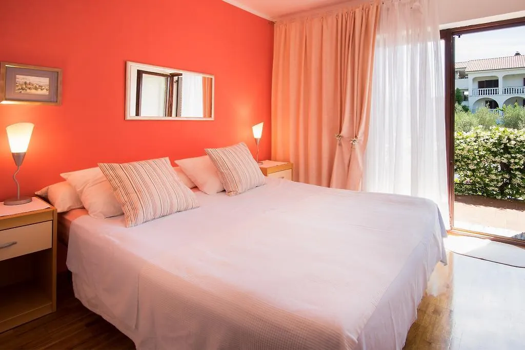 Apartment With Private Pool And Arbor 말린스카 크로아티아