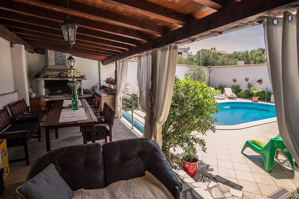 Apartment With Private Pool And Arbor 말린스카 크로아티아