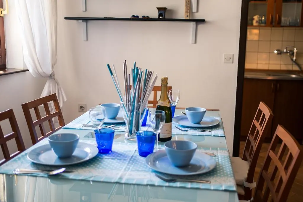 Apartment With Private Pool And Arbor 말린스카