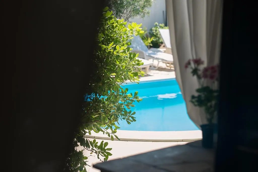 Apartment With Private Pool And Arbor 말린스카 0*,  크로아티아